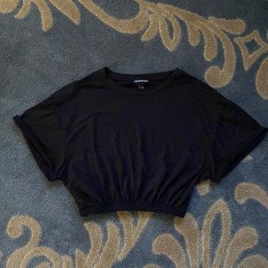 Black crop tee